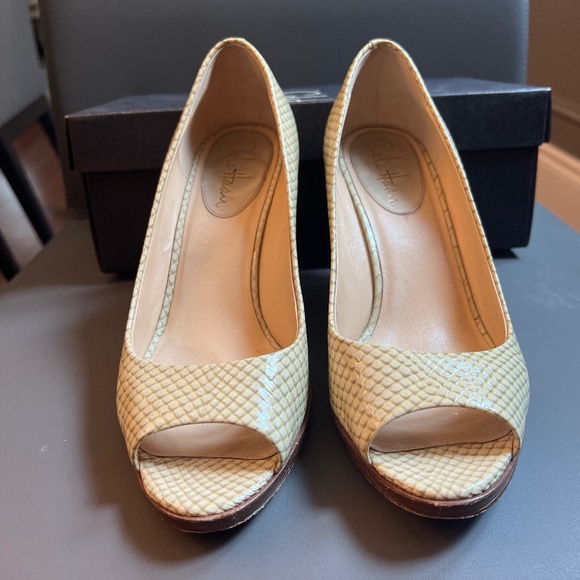 Cole Haan Margot Ot. Wedge - colour: gold PYT print, US women’s size 7.5M - Picture 1 of 6